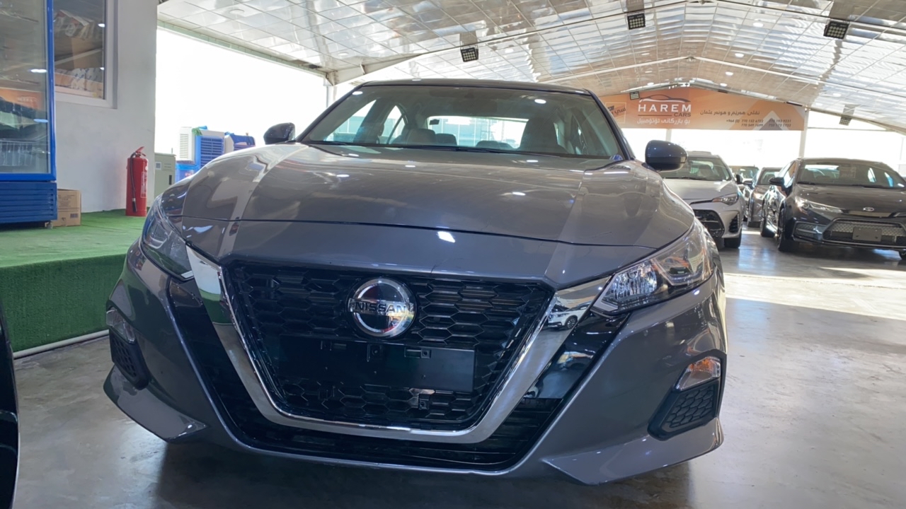 نيسان ألتيما